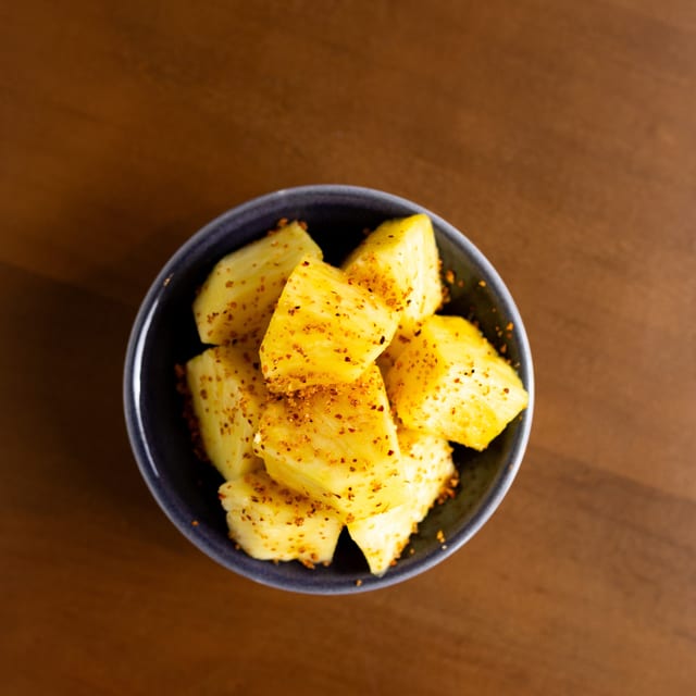 Side Pineapple.